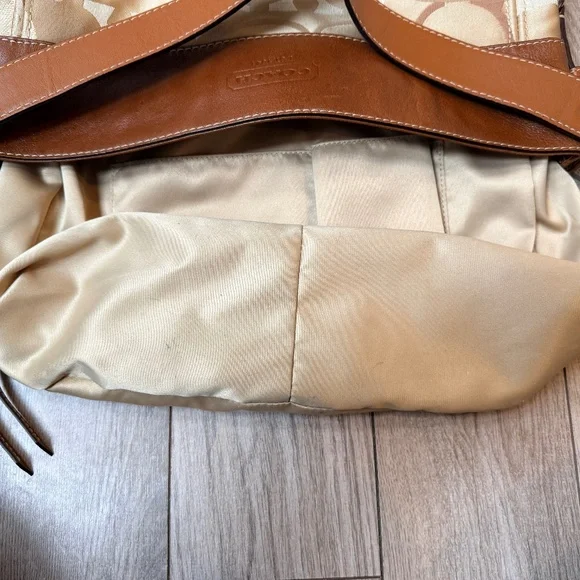 Coach Authentic Optic Signature Zoe Bag - Picture 10 of 16